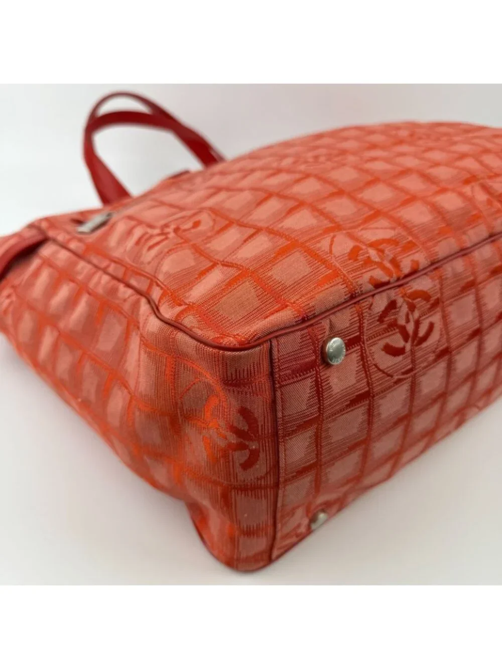 ★SOLD★ Chanel CC Logo New Travel Tote Red Nylon Vintage - Picture 7 of 15